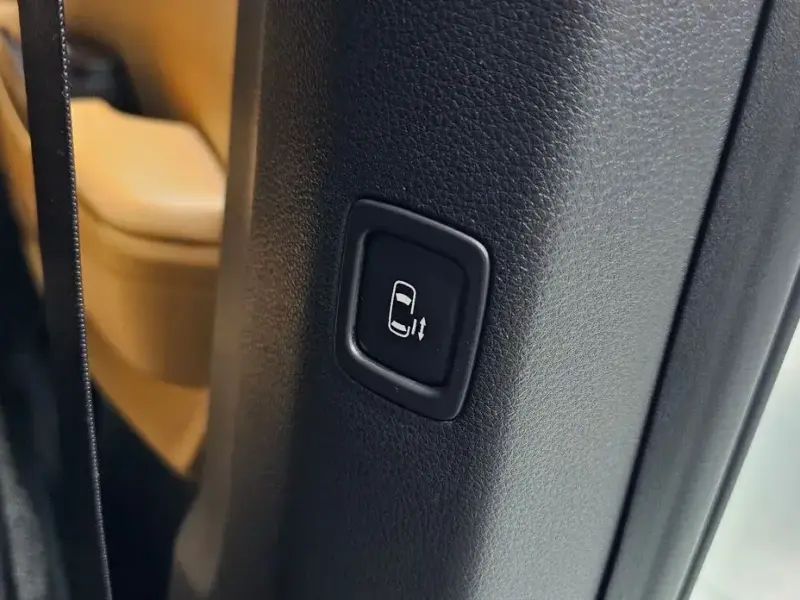 2022 Kia Carnival с пробегом 63 113 км