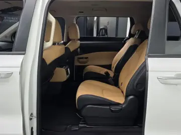 2022 Kia Carnival с пробегом 50 969 км