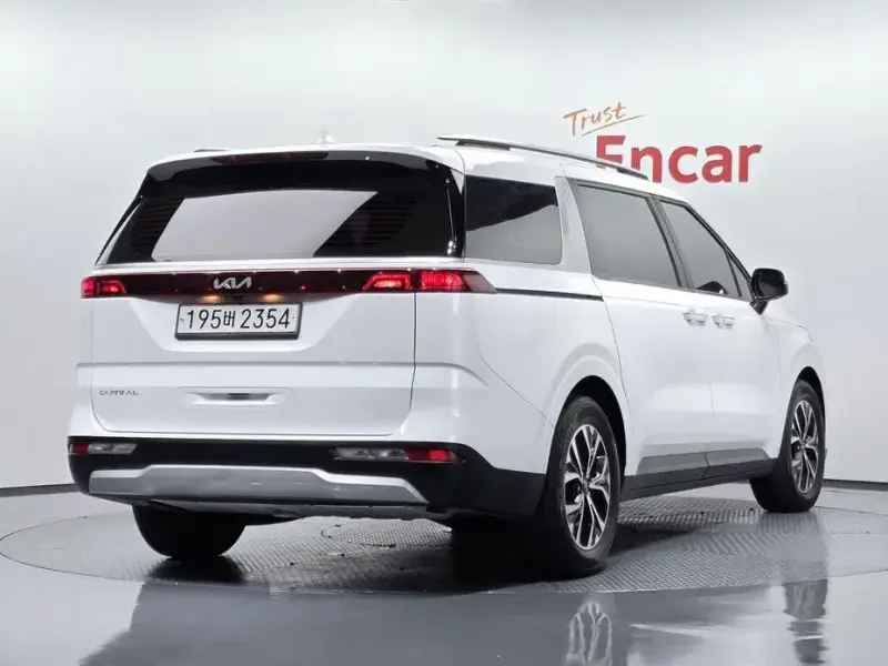 2023 Kia Carnival с пробегом 75 686 км