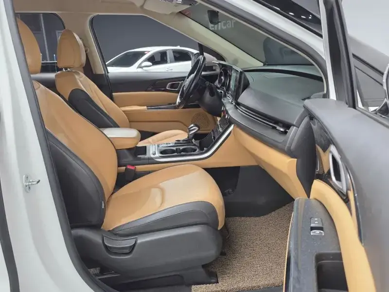 2021 Kia Carnival с пробегом 79 244 км