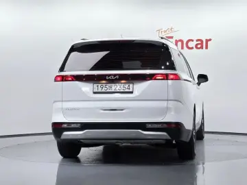 2023 Kia Carnival с пробегом 75 686 км