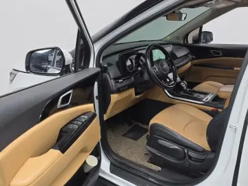 2021 Kia Carnival с пробегом 79 244 км