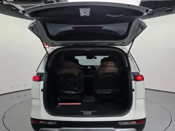 2022 Kia Carnival с пробегом 50 969 км