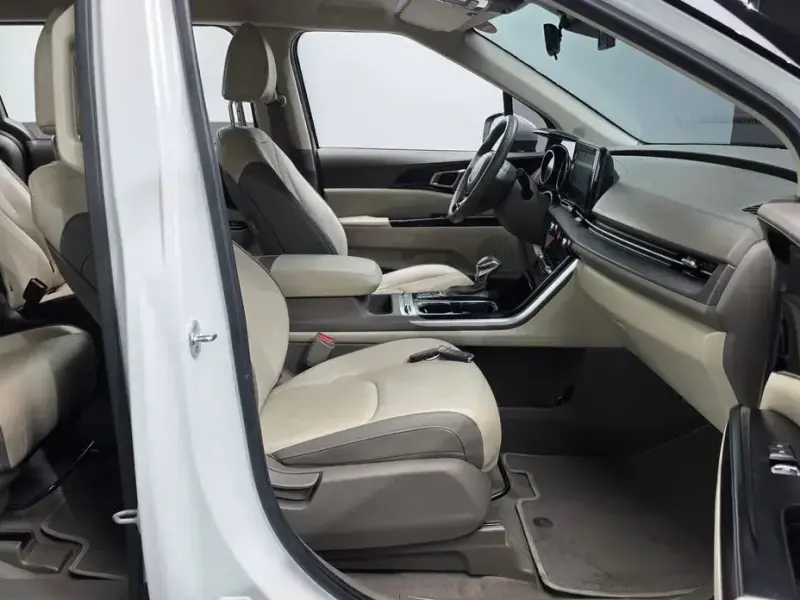 2023 Kia Carnival с пробегом 75 686 км
