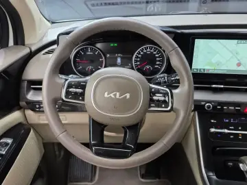 2023 Kia Carnival с пробегом 75 686 км