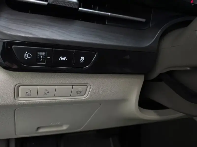 2023 Kia Carnival с пробегом 75 686 км