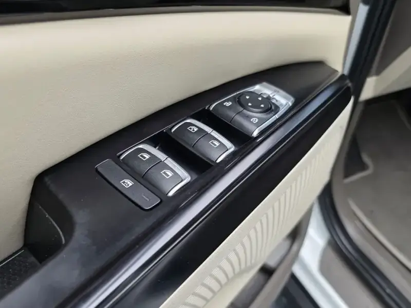 2023 Kia Carnival с пробегом 75 686 км