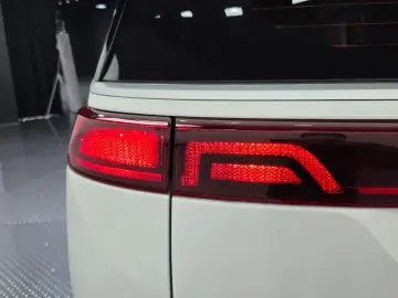 2023 Kia Carnival с пробегом 75 686 км