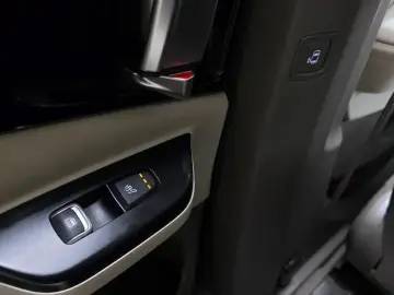 2023 Kia Carnival с пробегом 75 686 км