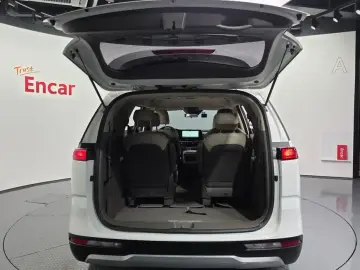 2023 Kia Carnival с пробегом 75 686 км