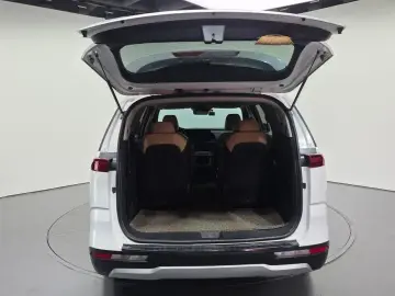 2022 Kia Carnival с пробегом 104 179 км