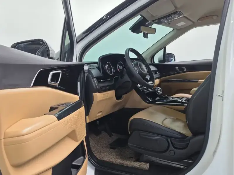2022 Kia Carnival с пробегом 104 179 км