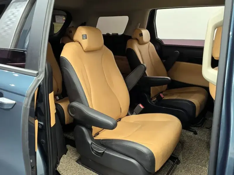 2022 Kia Carnival с пробегом 123 689 км