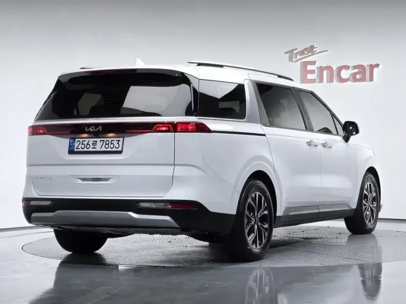 2023 Kia Carnival с пробегом 53 278 км