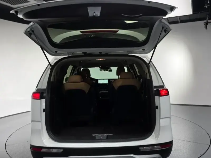 2023 Kia Carnival с пробегом 53 278 км