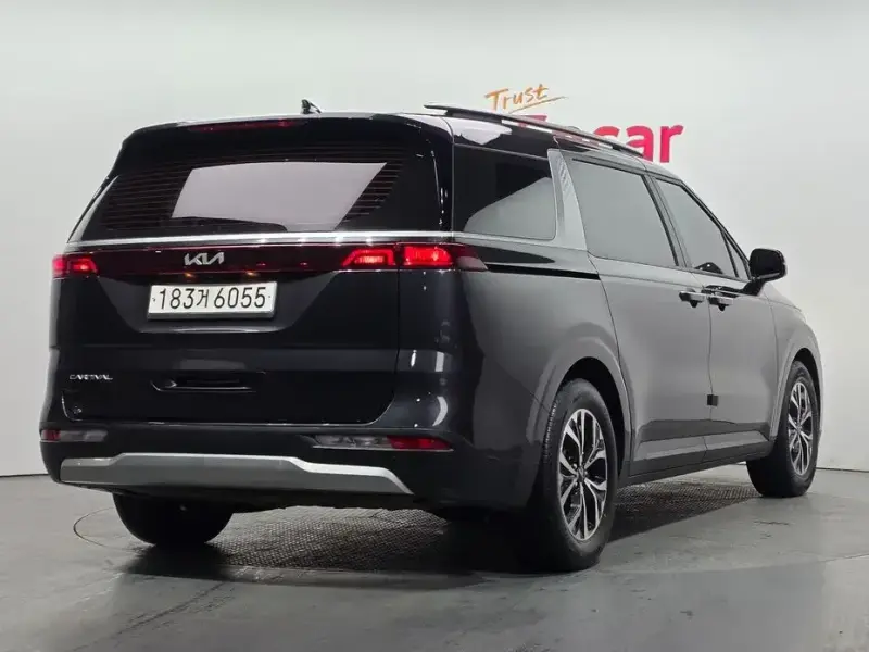 2022 Kia Carnival с пробегом 54 388 км