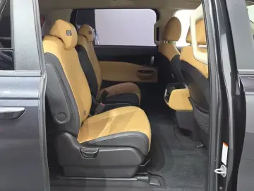 2022 Kia Carnival с пробегом 54 388 км
