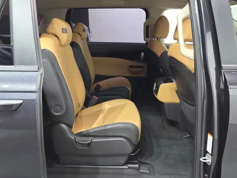 2022 Kia Carnival с пробегом 54 388 км