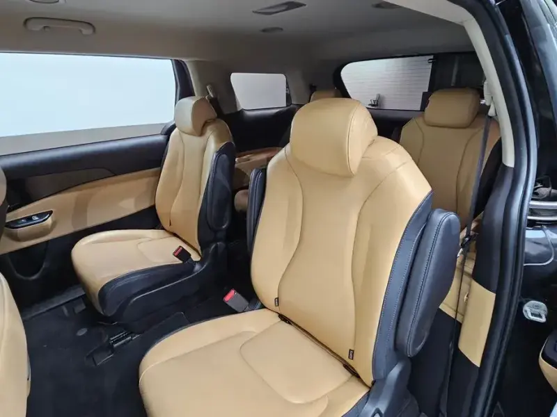 2021 Kia Carnival с пробегом 125 083 км