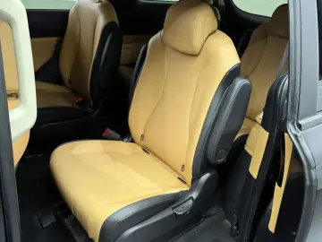 2022 Kia Carnival с пробегом 153 292 км
