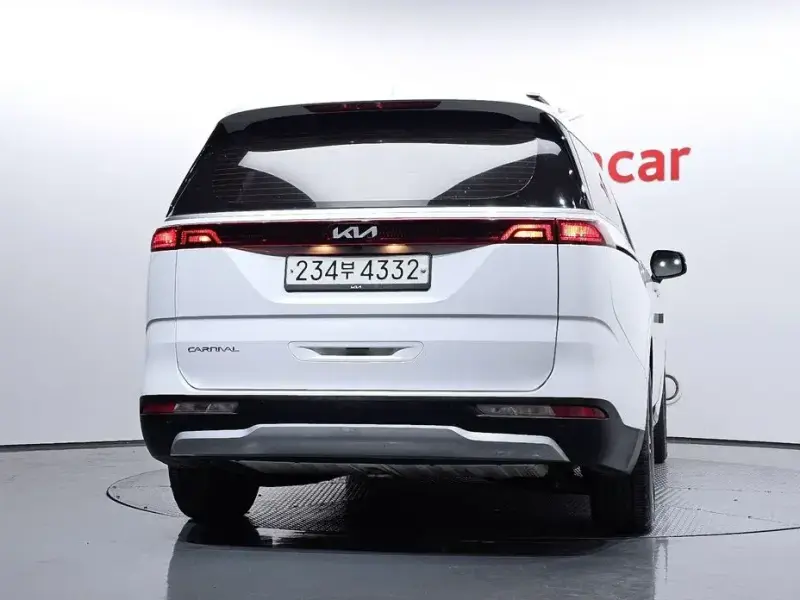 2022 Kia Carnival с пробегом 64 874 км