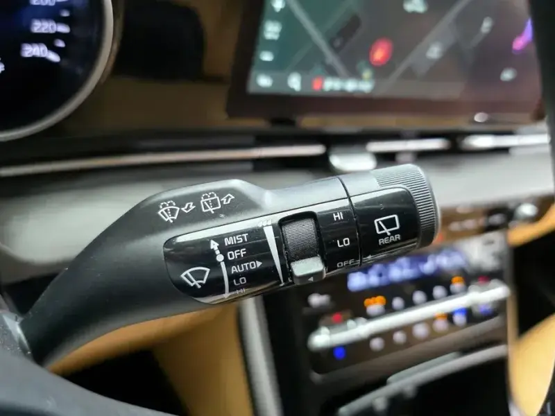 2022 Kia Carnival с пробегом 113 571 км