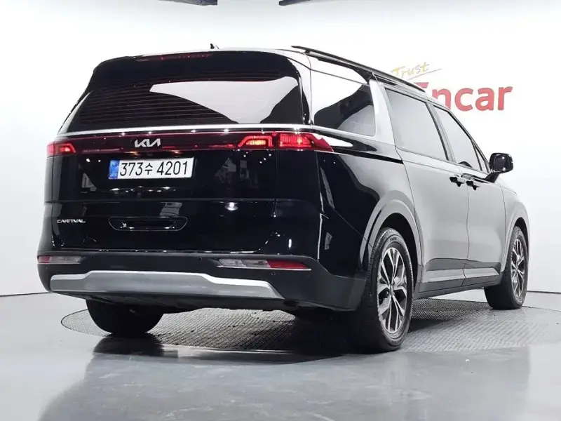 2022 Kia Carnival с пробегом 48 748 км