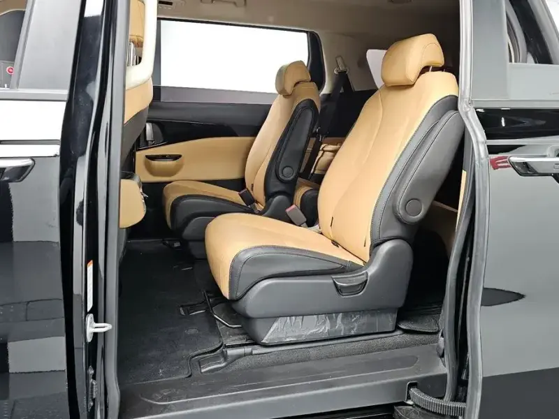 2022 Kia Carnival с пробегом 48 748 км