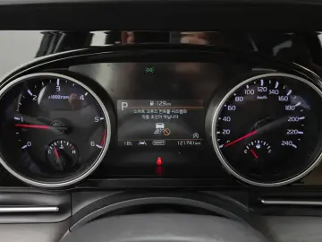 2021 Kia Carnival с пробегом 121 741 км