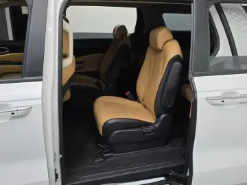 2021 Kia Carnival с пробегом 121 741 км