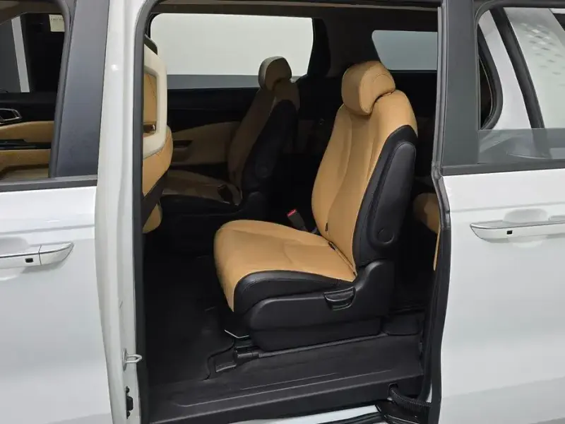 2021 Kia Carnival с пробегом 121 741 км