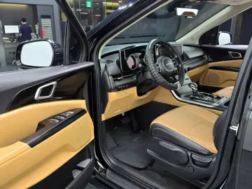 2022 Kia Carnival с пробегом 43 346 км