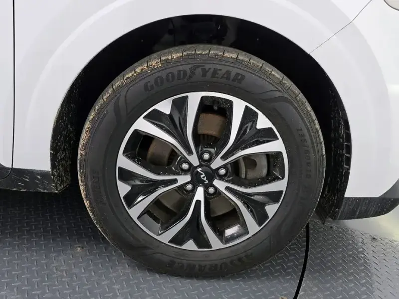 2022 Kia Carnival с пробегом 137 775 км