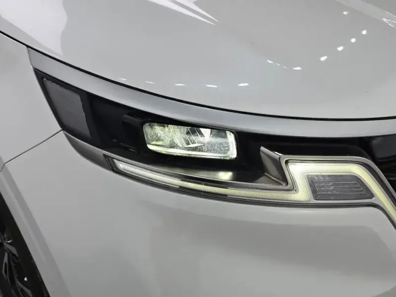 2022 Kia Carnival с пробегом 137 775 км