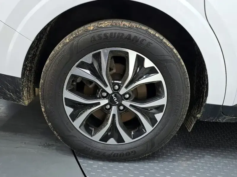 2022 Kia Carnival с пробегом 137 775 км