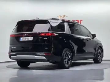 2022 Kia Carnival с пробегом 97 598 км