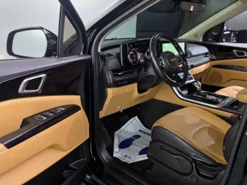 2022 Kia Carnival с пробегом 97 598 км