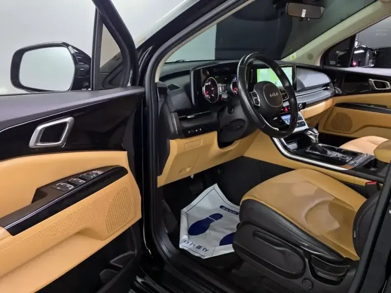 2022 Kia Carnival с пробегом 97 598 км