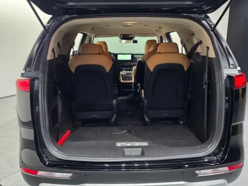 2022 Kia Carnival с пробегом 97 598 км