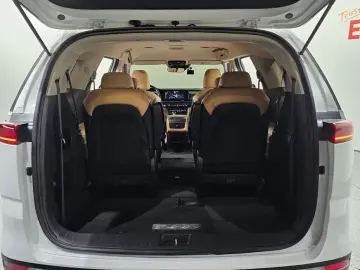 2022 Kia Carnival с пробегом 89 900 км
