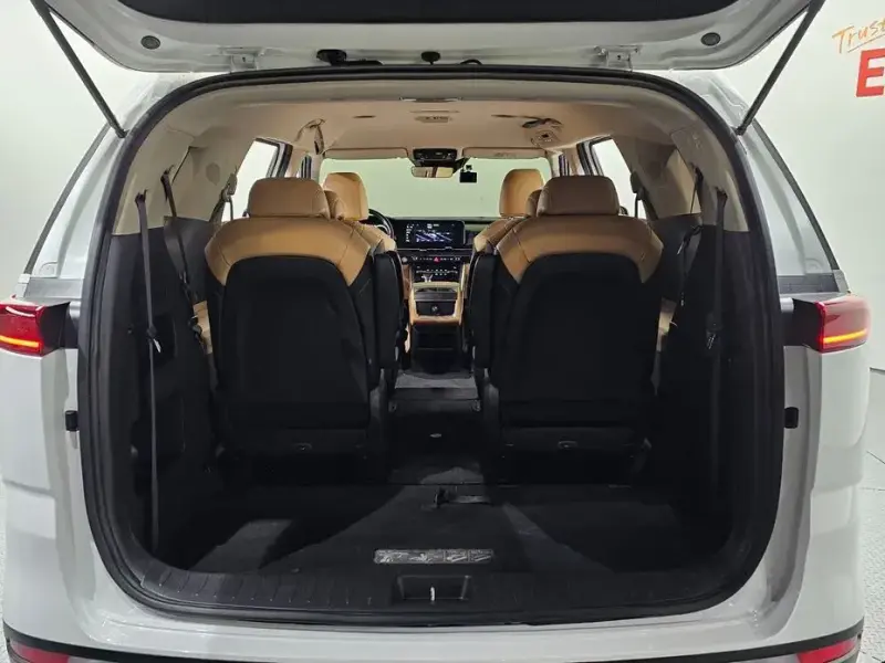 2022 Kia Carnival с пробегом 89 900 км