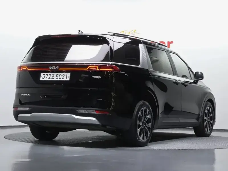 2023 Kia Carnival с пробегом 100 621 км