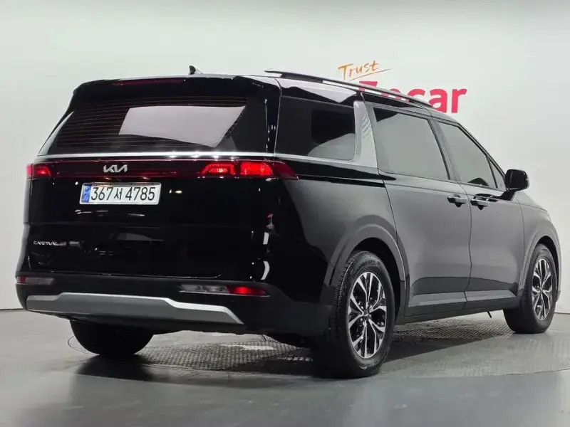 2022 Kia Carnival с пробегом 75 891 км