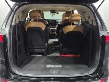 2022 Kia Carnival с пробегом 75 891 км