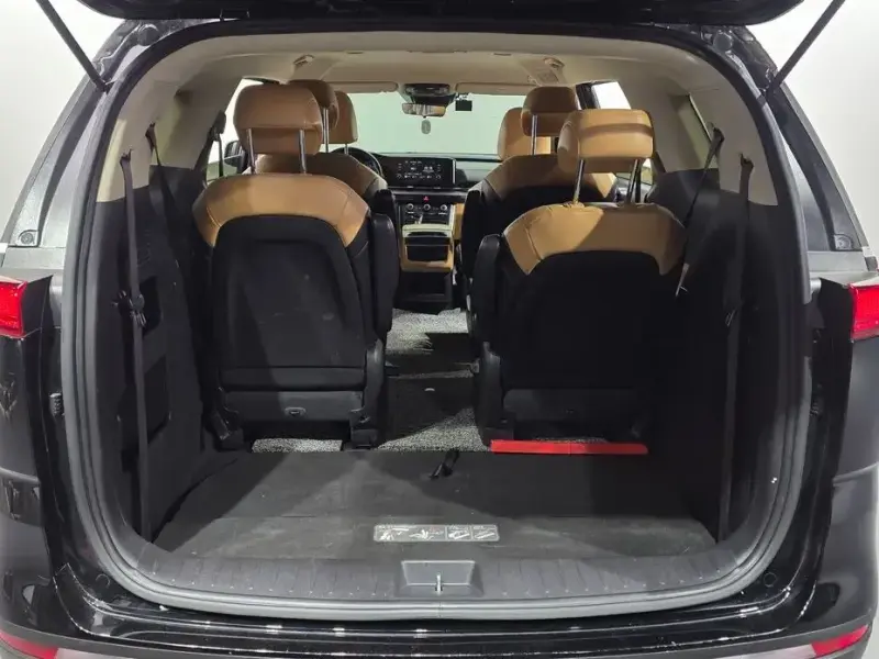2022 Kia Carnival с пробегом 75 891 км