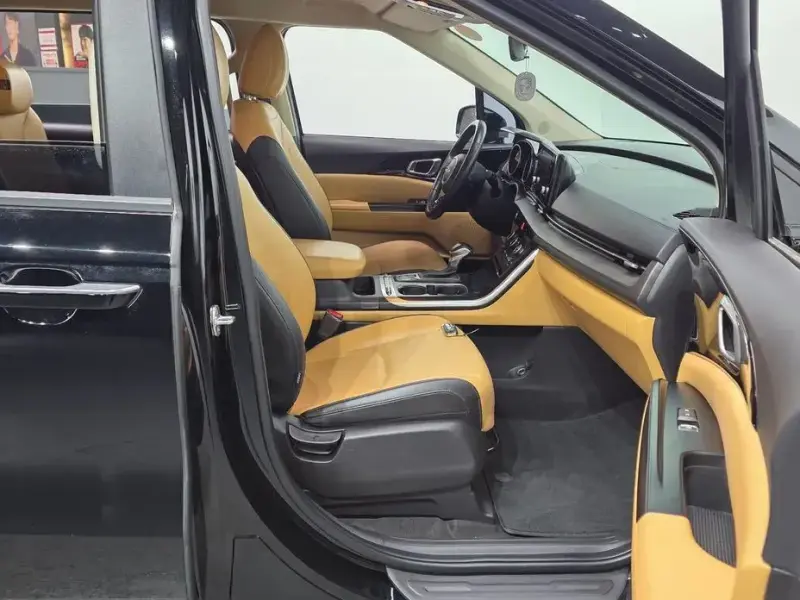 2022 Kia Carnival с пробегом 46 673 км