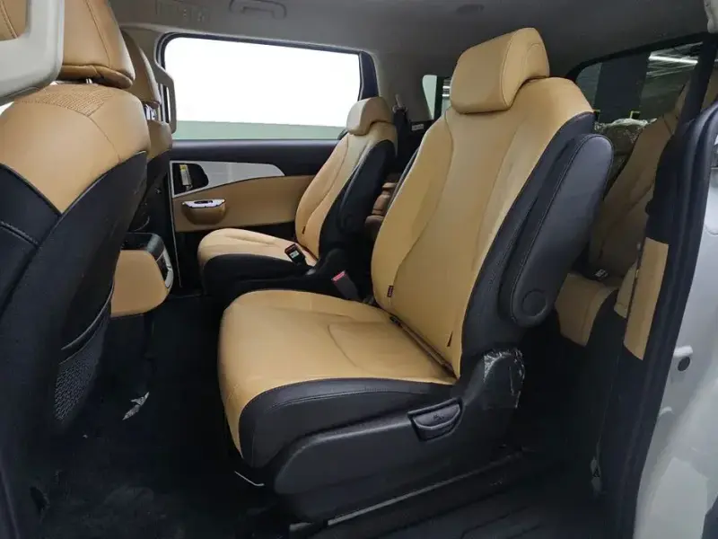 2022 Kia Carnival с пробегом 63 572 км