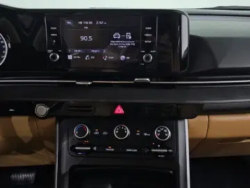 2022 Kia Carnival с пробегом 63 572 км