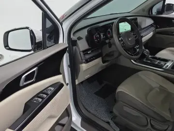2021 Kia Carnival с пробегом 135 628 км