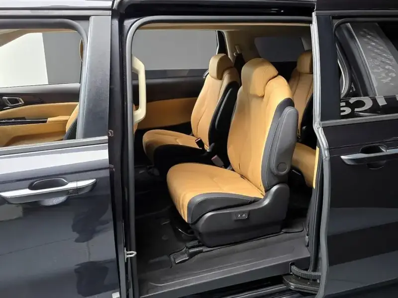 2022 Kia Carnival с пробегом 102 269 км